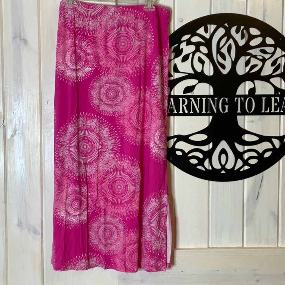 Chico’s Medallion Rays Kris Maxi Skirt, NWT.  Chico’s size 1 (regular size 8)